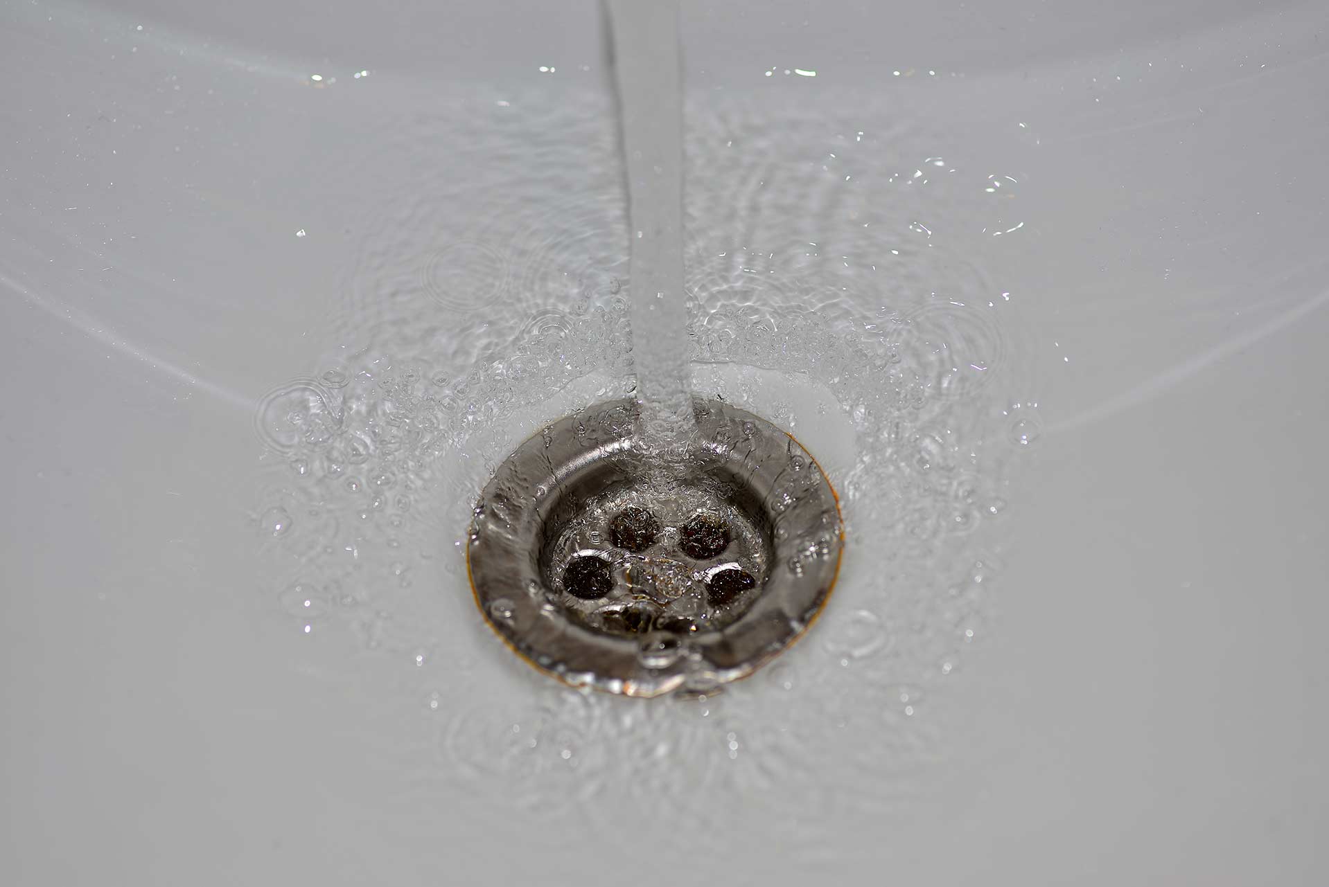 A2B Drains provides services to unblock blocked sinks and drains for properties in Hackney.
